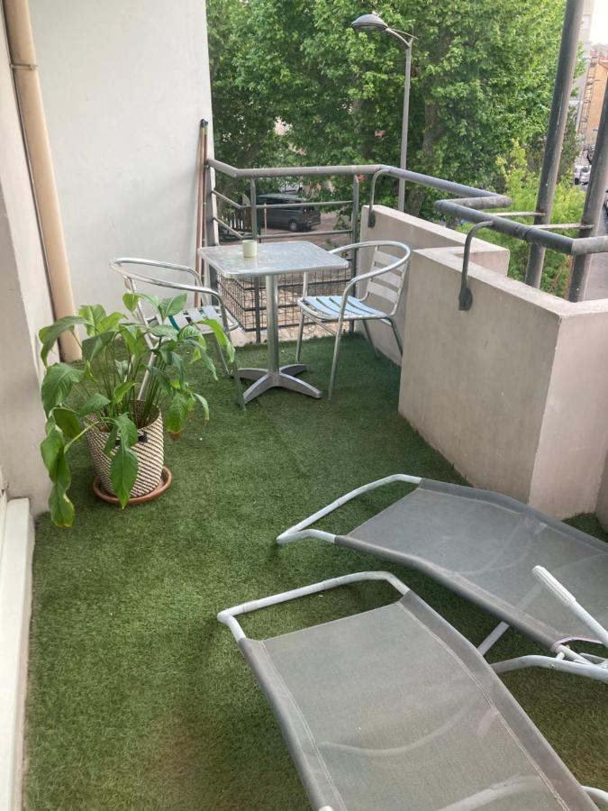 Apparement Chaleureux Avec Balcon Apartment Marseille Luaran gambar
