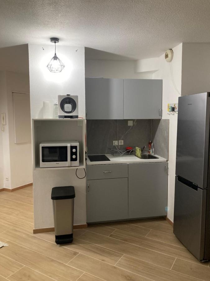 Apparement Chaleureux Avec Balcon Apartment Marseille Luaran gambar