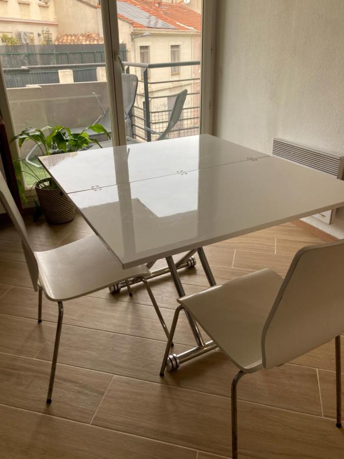 Apparement Chaleureux Avec Balcon Apartment Marseille Luaran gambar